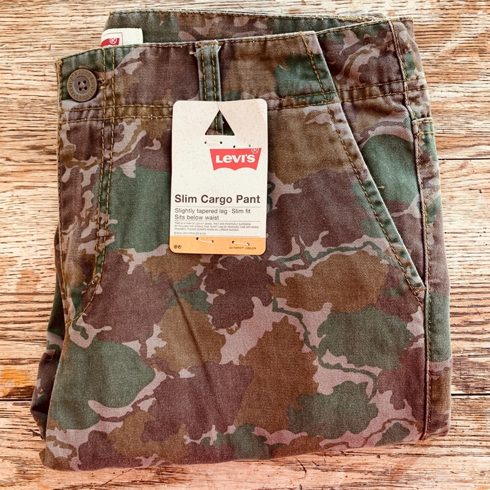 CLEARANCE Levi’s—Boys Slim Fit Cargo Pant, Leaf Camo - Picture 6 of 7